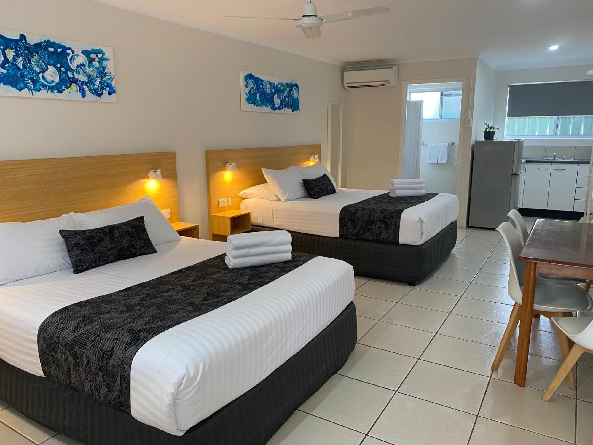 Tin Can Bay Motel Eksteriør billede